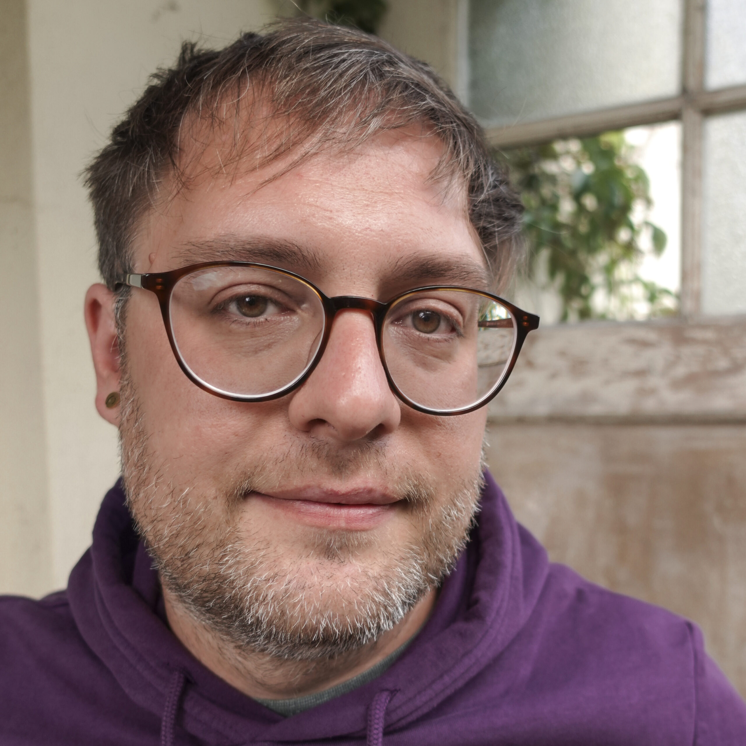 foto-manu-fuertig-grafik-design-therapeut_innen-praxen-farbenspielerei